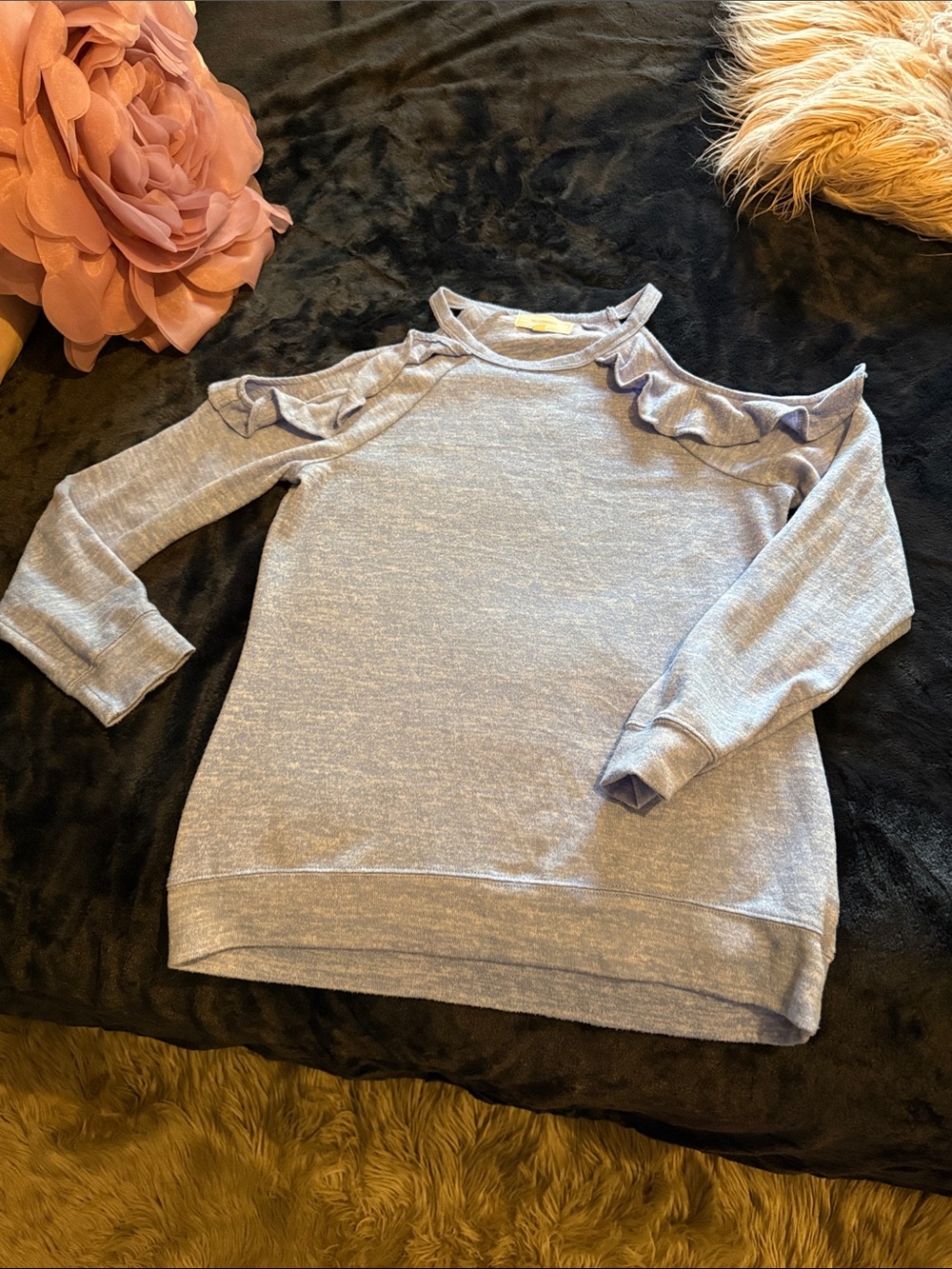 Women’s Light Blue Cold-Shoulder Ruffle Sweatshirt